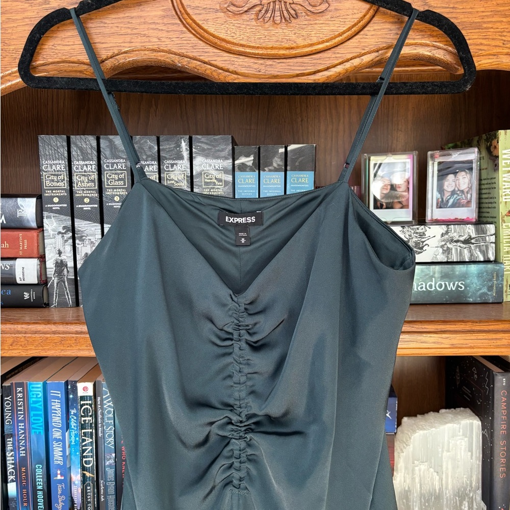 Green Ruched Express Dress - Picture 4 of 5